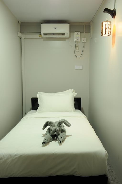 Space Boutique Hostel Yangón Habitación foto