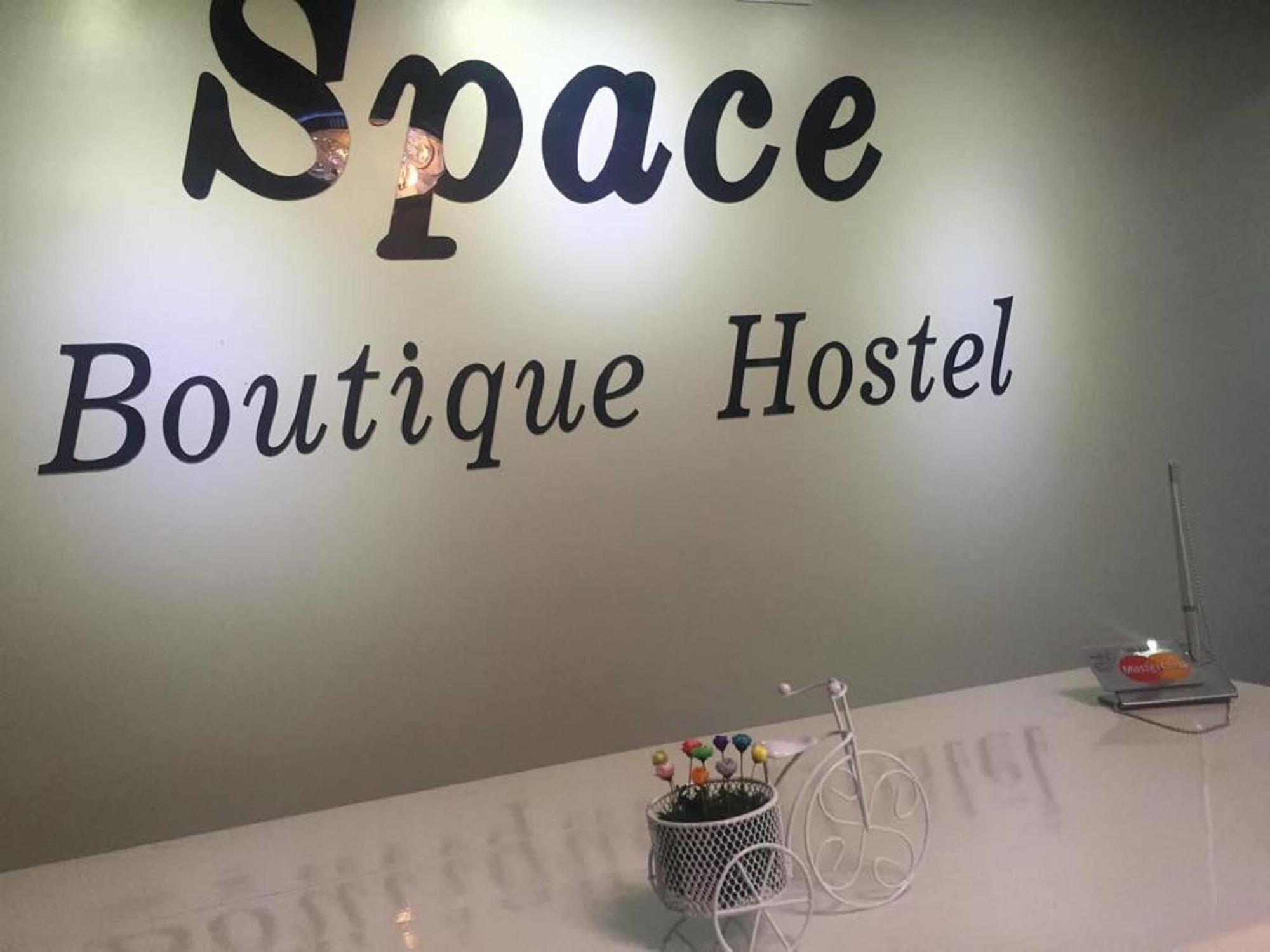 Space Boutique Hostel Yangón Exterior foto